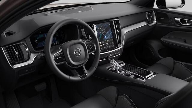 Volvo V60 2.0 T6 Plug-in hybrid AWD Plus Dark | Verwacht Nov. 2025 | Head-Up Display | 360º Camera | 19" Lichtmetalen Wielen | Premium Audio by Harman Kardon | Nappa Lederen Contourstoelen |