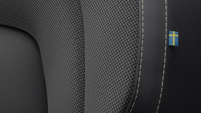 Volvo V60 2.0 T6 Plug-in hybrid AWD Plus Dark | Verwacht Nov. 2025 | Head-Up Display | 360º Camera | 19" Lichtmetalen Wielen | Premium Audio by Harman Kardon | Nappa Lederen Contourstoelen |