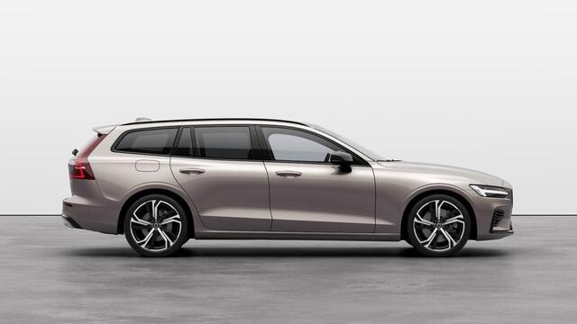 Volvo V60 2.0 T6 Plug-in hybrid AWD Plus Dark | Verwacht Nov. 2025 | Head-Up Display | 360º Camera | 19" Lichtmetalen Wielen | Premium Audio by Harman Kardon | Nappa Lederen Contourstoelen |