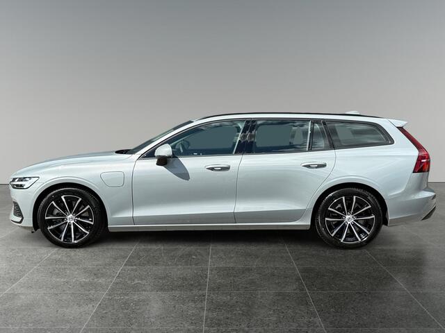 Volvo V60 2.0 T6 Plug-in hybrid AWD Essential | Stoel- en stuurwiel verwarming | Dode hoek detectie | Achteruitrijcamera |