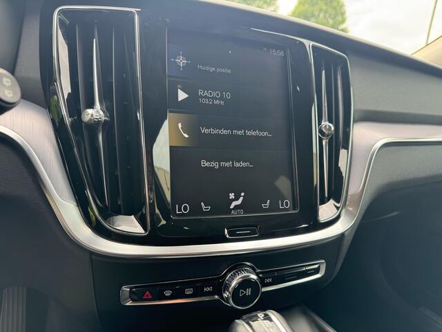 Volvo V60 2.0 T5 Momentum virtual cockpit, leer, navi