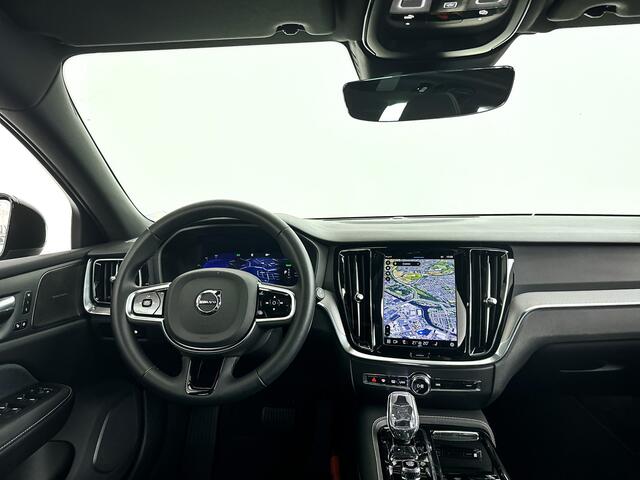 Volvo V60 T6 Plug-in hybrid AWD Plus Dark | Panoramadak | Harman Kardon | 360° camera | Trekhaak