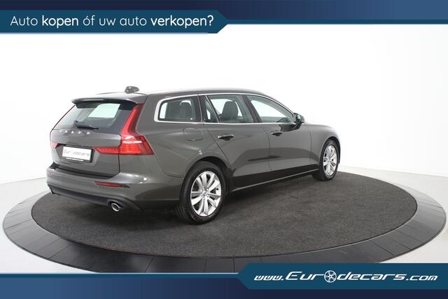 Volvo V60 2.0 B3 Momentum Geartronic *1ste Eigenaar*Leer*Navigatie*Carplay*