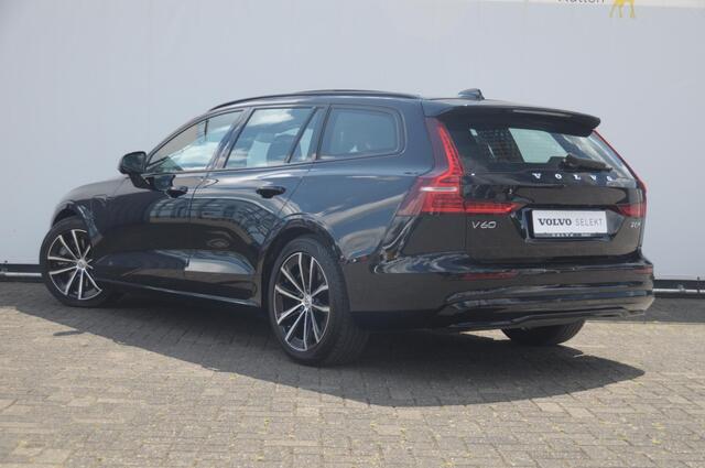 Volvo V60 T6 350PK Automaat Plug-in Hybrid AWD Plus Dark / Adaptive cruise control / Elektrische stoelen / Harman Kardon audio / Trekhaak / Pilot assist / BLIS / Stoel en stuur verwarming / Elektrische achterklep / Parkeersensoren met 360 camera / Google infotainme