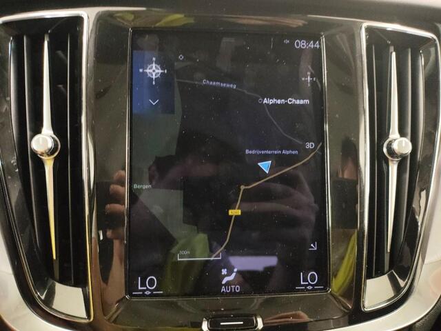 Volvo V60 2.0 B3 Momentum Business | Adaptieve Cruise Control | LED koplampen | Navigatie | Apple CarPlay & Android Auto | DAB+ | Elektrische Achterklep |