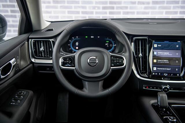 Volvo V60 2.0 T6 Plug-in hybrid AWD Ultimate Bright | Panoramadak | Gelamineerd Glas | 360 Camera | Head-up display | Adaptieve Cruise Control | Verwarmbaar Stuurwiel | Harman & Kardon Sound