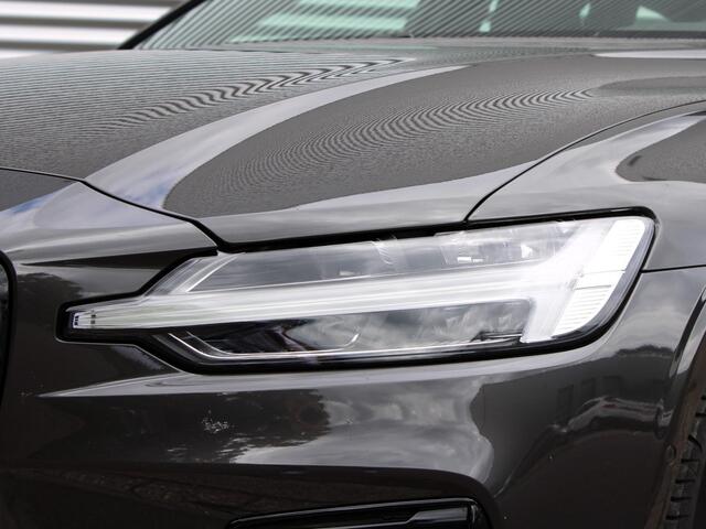 Volvo V60 2.0 T6 Plug-in hybrid AWD Plus Dark Automaat / 360* camera / Trekhaak / Verwarmd voorraam / Google Maps