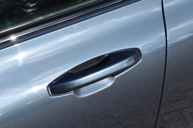 Volvo V60 T6 350PK Plug-in hybrid AWD Plus Dark H&K | Trekhaak | 360 Camera | ACC | Stoel-Stuur verwarming