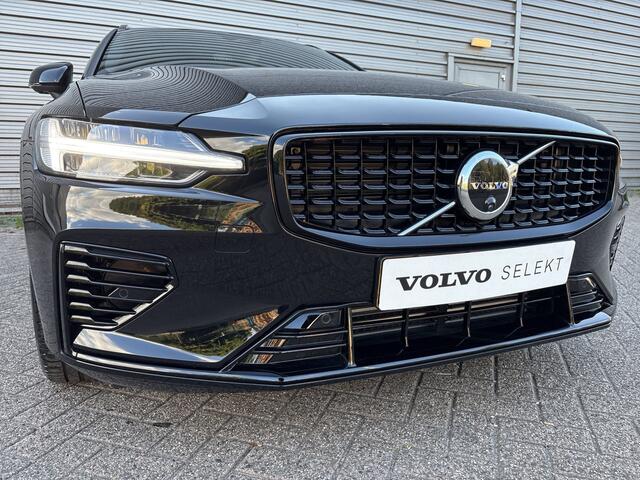 Volvo V60 2.0 T6 Plug-in hybrid AWD Plus Dark / 360° Camera / Blis / Harman Kardon Premium /