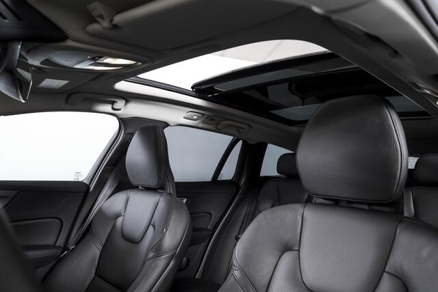 Volvo V60 2.0 T6 Plug-in hybrid AWD Ultra Dark | S/K-panodak | Bowers/Wilkens | Dig. Cockpit | Adapt. Cruise | Memory Stoelen | Elek. Klep | Stoel-+stuurverw. | 360 Camera | NAV+App. Connect | Elek. trekhaak | LM 19" |