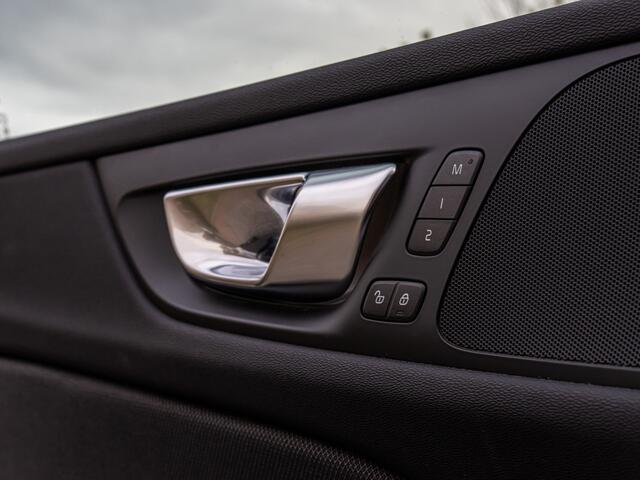 Volvo V60 2.0 T6 Recharge AWD R-Design ORG NL PANO ELEK STOEL CAMERA BLACK OPTIC