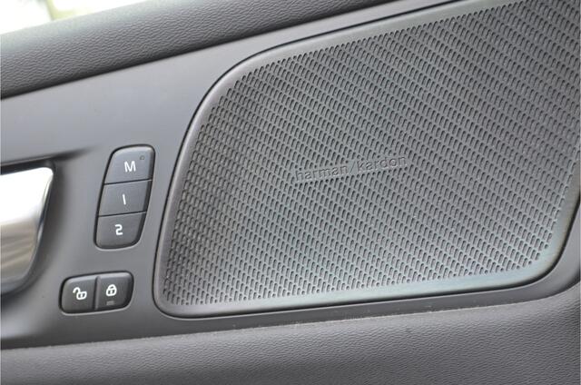 Volvo V60 2.0 T6 Recharge AWD R-Design Pano | Harman Kardon | Memory stoel | Stuur + Stoelverwarming | Pilot assist | a.Camera | Carplay