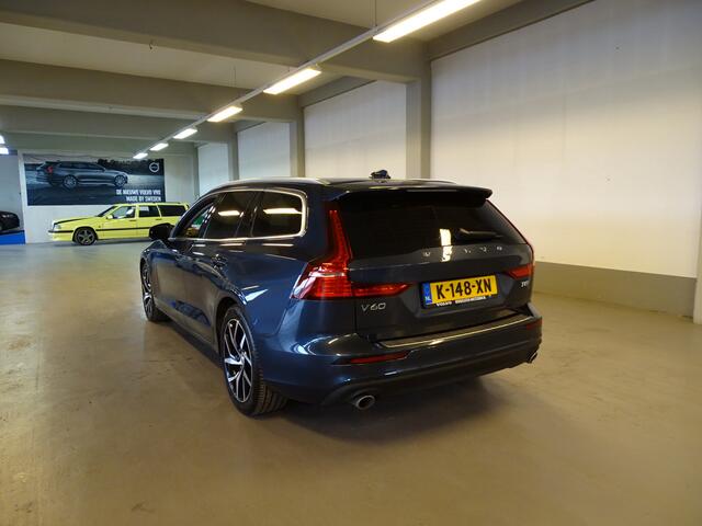 Volvo V60 2.0 T8 Twin Engine AWD Inscription | Trekhaak | Stuurverwarming