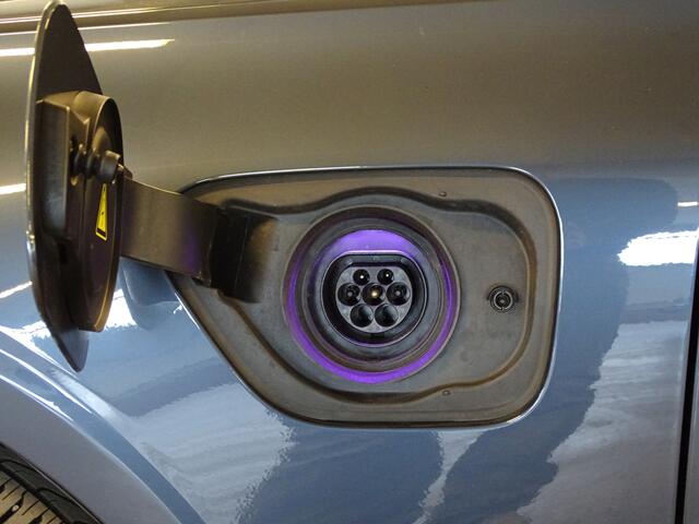 Volvo V60 2.0 T8 Twin Engine AWD Inscription | Trekhaak | Stuurverwarming