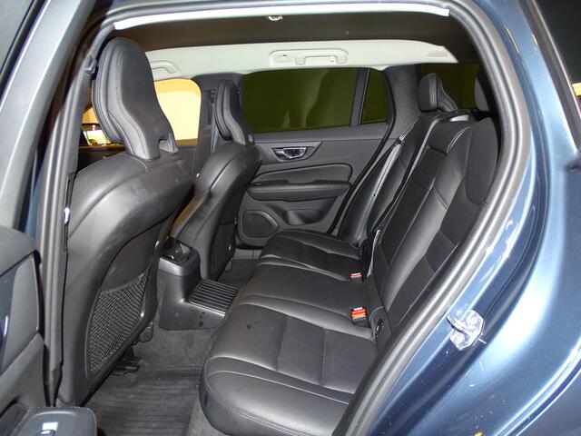 Volvo V60 2.0 T8 Twin Engine AWD Inscription | Trekhaak | Stuurverwarming