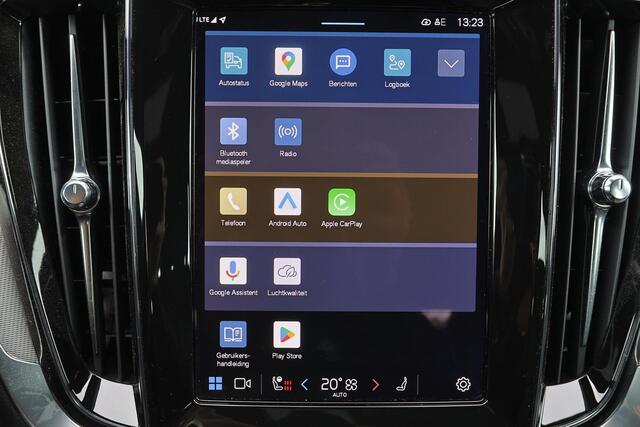 Volvo V60 T6 Recharge AWD Plus Dark - IntelliSafe Assist & Surround - 360º Camera - Harman/Kardon audio - Verwarmde voorstoelen, stuur & achterbank - Parkeersensoren voor & achter - Elektr. bedienb. voorstoelen met geheugen - Elektr. inklapbare trekhaak - 18' LMV