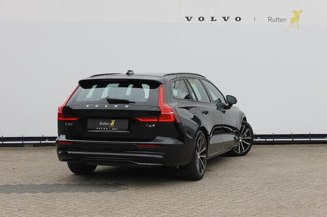 Volvo V60 T6 350PK Autm. Plug-in hybrid AWD Plus Dark Long Range / Google infotainment / Semi elekrisch wegklapbare trekhaak / Verwarmbare voorruit / Elektrisch bedienbare voorstoelen met geheugen / Verwarmbare voorstoelen