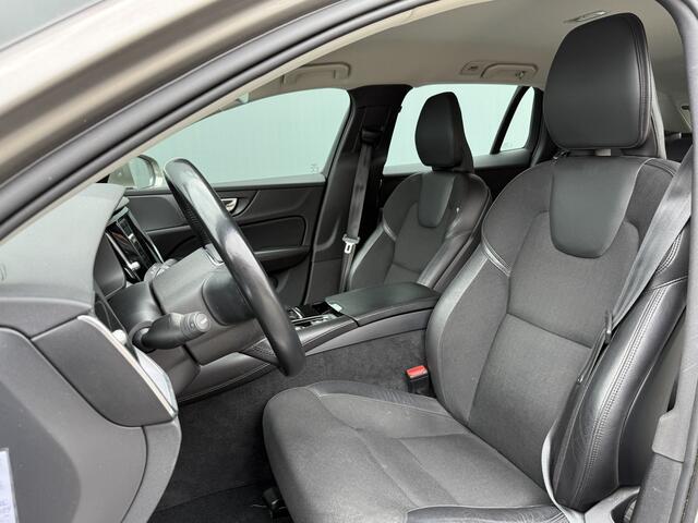 Volvo V60 BWJ 2020 2.0 T6 253 PK Twin Engine AWD Momentum Pro AUTOMAAT / TREKHAAK | APPLE CARPLAY | ANDROID AUTO | NAVI | CLIMA | ADAPTIVE CRUISE | STOELVERW. |STUURVERW. | ELEKTRISCHE ACHTERKLEP | HALF LEDER | LMV | PDC