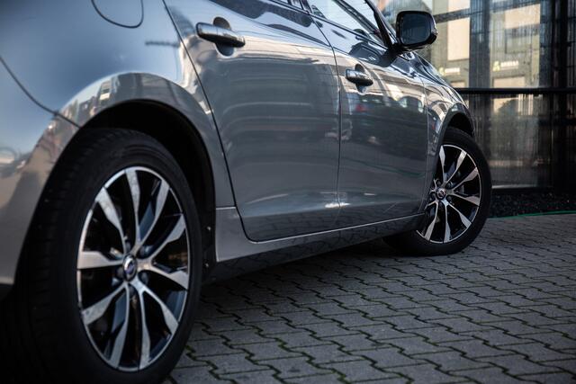 Volvo V60 2.0 T4 Polar+ Dynamic , Trekhaak, Panoramadak,