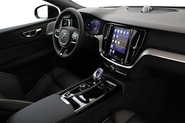 Volvo V60 T6 RECHARGE AWD ULTRA DARK -PANO.DAK|360°CAM|BOWERS&WILKINS|19"|HEAD-UP DISP.