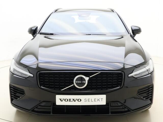 Volvo V60 T6 350pk AWD Plus Dark / Sportstoelen / 360 graden camera / Harman en Kardon audio / Trekhaak / Elektr stoelen / ACC