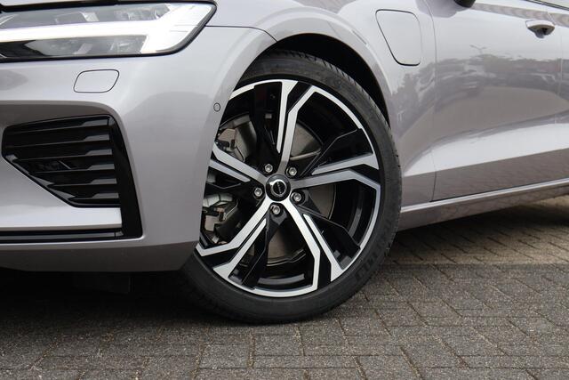 Volvo V60 T6 Plug-in hybrid AWD Ultra Dark | Panoramadak | 360 Camera | Harman Kardon