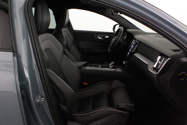 Volvo V60 2.0 B3 Plus Dark 163pk Standkachel/Pano.schuif/Trekhaak/360 camera/Harman Kardon