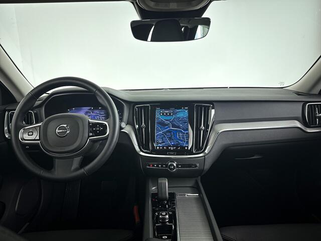 Volvo V60 B4 Aut. Plus Dark | Parkeercamera | Stoel- en stuurverwarming | Trekhaak