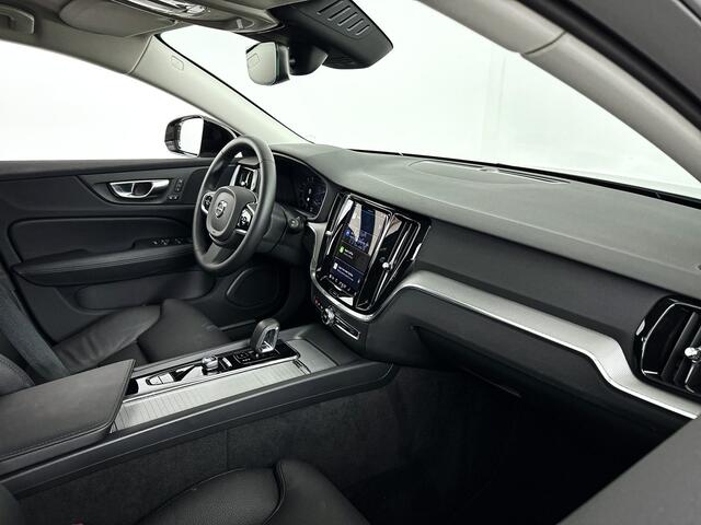 Volvo V60 B4 Aut. Plus Dark | Parkeercamera | Stoel- en stuurverwarming | Trekhaak