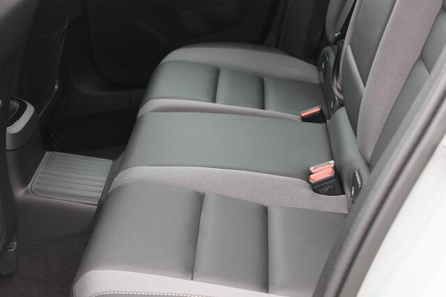 Volvo V60 T6350PK Autm. Plug-in hybrid AWD Plus Dark Long Range / Google infotainment / Semi elekrisch wegklapbare trekhaak / Verwarmbare voorruit / Elektrisch bedienbare voorstoelen met geheugen / Verwarmbare voorstoelen