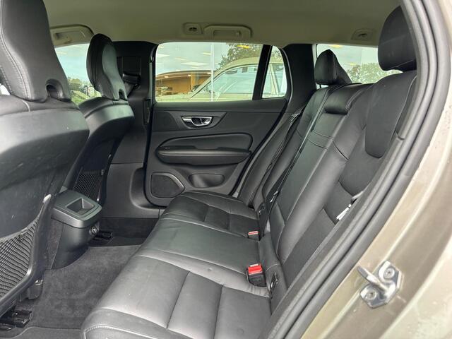 Volvo V60 2.0 T5 Momentum Automaat | Rijklaar incl 12 mnd Bovag | Trekhaak Carplay On Call Stoelverwarming