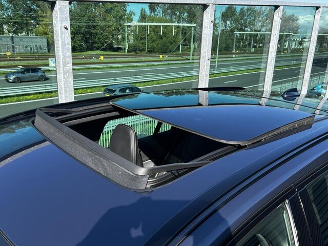 Volvo V60 2.0 T6 Plug-in hybrid AWD Plus Dark Panorama dak, Harman-Kardon premium Audio, Verwarmde stoelen V+A, Verwarmd stuurwiel, Trekhaak Semi Elektrisch, Parkeer Camera 360Gr.