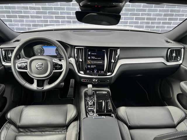 Volvo V60 2.0 T6 Recharge AWD R-Design | Stoel- en stuurwielverwarming | Navigatie | Achteruitrijcamera | Apple Carplay / Android Auto | DAB+ radio | Keyless | LED koplampen | Sportstoelen | Elektrische stoelverstelling |