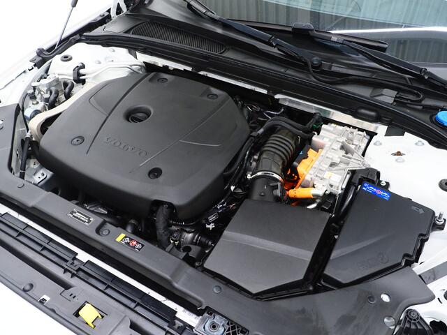 Volvo V60 2.0 T6 Recharge AWD R-Design | Panoramadak | Pilot Assist | Keyless | Camera | Memory | Carplay