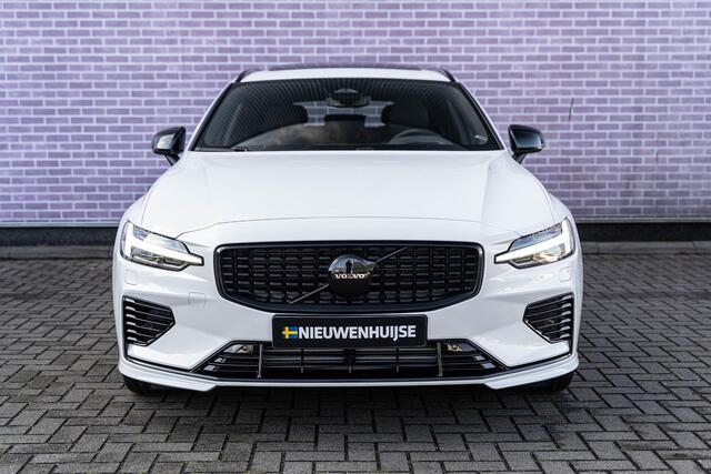 Volvo V60 T6 Recharge AWD Ultra Dark | Styling Kit | Sport Pack | Sportstoelen | Head-Up Display | Schuif-/Kanteldak | Getint Glas | Dodehoekdetectie | Harman Kardon Audio | Stuur-/Stoelverwarming Voor + Achter | Elek. Achterklep | 20" LM | | Google | Longe Range