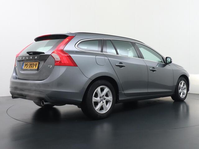 Volvo V60 1.5 T3 Summum Automaat Navigatie Stoelverwarming