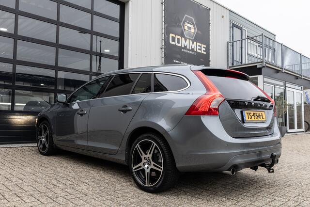 Volvo V60 2.0 T4 190PK Summum ?1JaarBOVAG?NAV?Leer?Schuifdak?Trekhaak