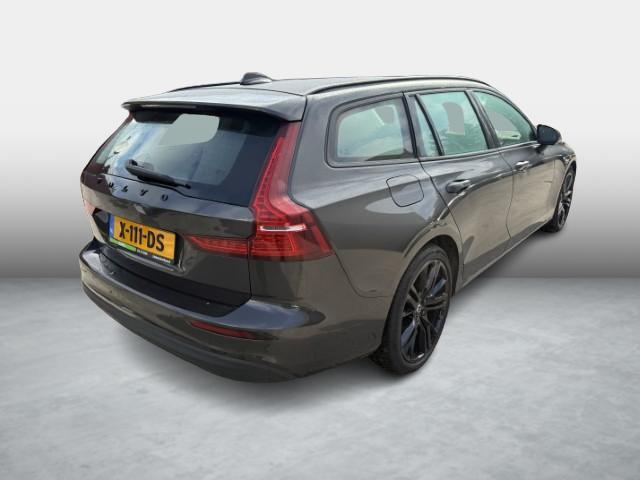 Volvo V60 2.0 B3 Essential Edition | Sport Pack | 19" Black Edition Velgen | Leder | Adaptieve Cruise Control | Stoelverwarming | Park Assist |