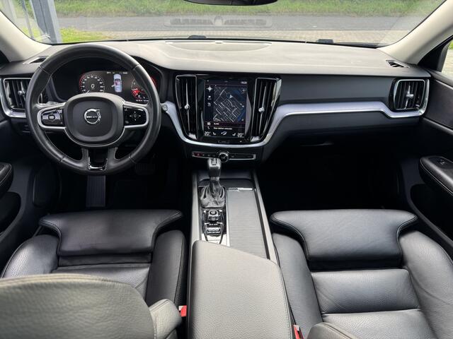 Volvo V60 2.0 T4 Momentum Pro Panoramadak Lederen bekleding