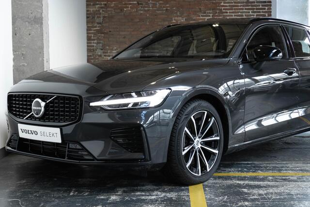 Volvo V60 2.0 T6 Plug-in hybrid AWD Plus Dark | Verwarmbare Voorstoelen (met geheugen), Stuurwiel en Achterbank | Semi-Elektrische Trekhaak | Verwarmbare Voorruit | Premium Audio by Harman Kardon | 360-Camera