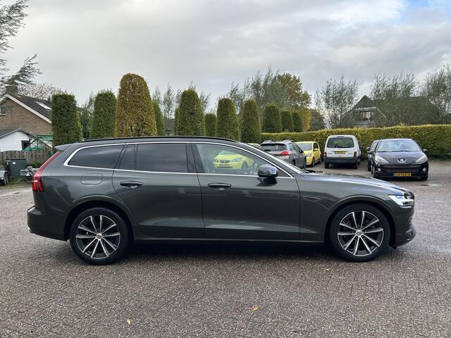 Volvo V60 2.0 B3 Momentum Business