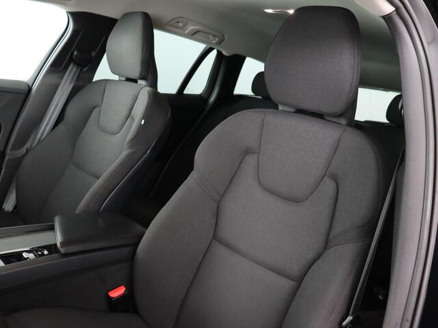Volvo V60 2.0 B4 Momentum Business (NL-Auto / H&K / Stoel-Stuurverw. / ACC)