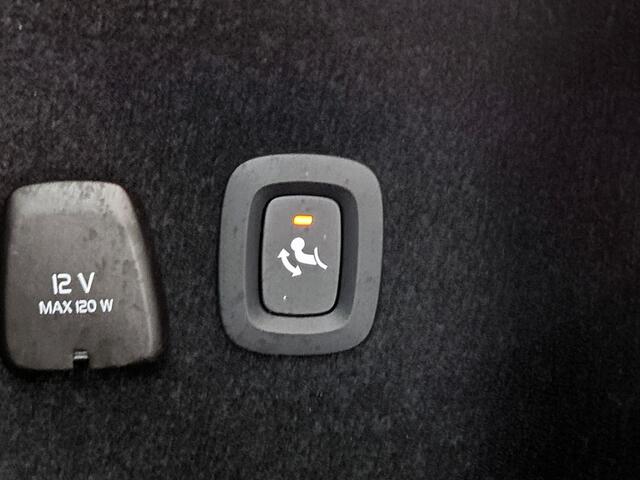 Volvo V60 2.0 T6 AWD Plus Dark | Panorama dak | Trekhaak | Leder | BLIS |