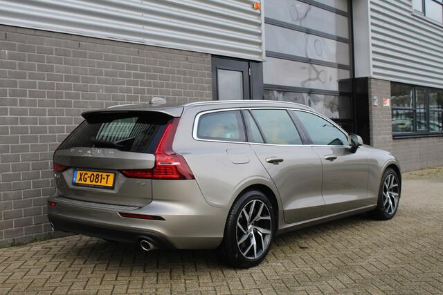Volvo V60 2.0 T5 Momentum / Carplay / Leer / Trekhaak / N.A.P.