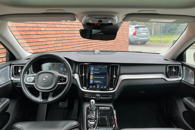 Volvo V60 T8 Twin Engine AWD Inscription | Trekhaak | Bowers & Wilkins | Geventileerd Leder | Panoramadak | Elektrisch Verstelbare Stoelen incl. Geheugen | Apple Carplay/ Android Auto | Parkeercamera | DAB+