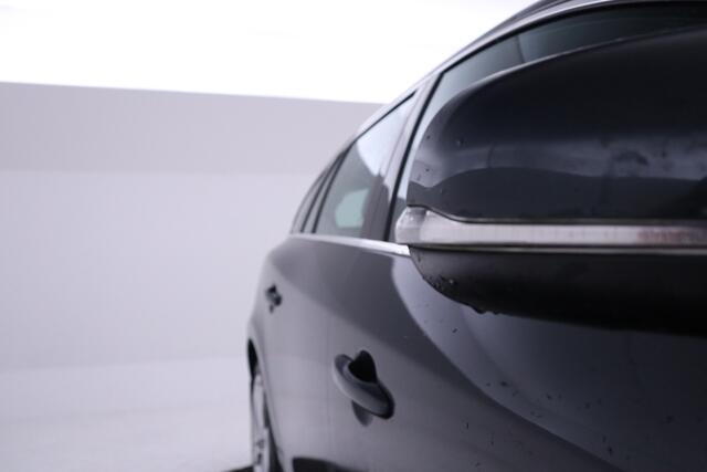 Volvo V60 2.4 D6 Twin Engine R-Design Leer, Memory, Navigatie, Climate,