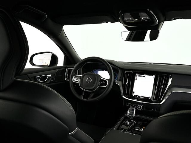 Volvo V60 T6 Plug-in hybrid AWD Plus Dark | 360° camera | Harman Kardon | Stoel- en Stuurverwarming | Trekhaak