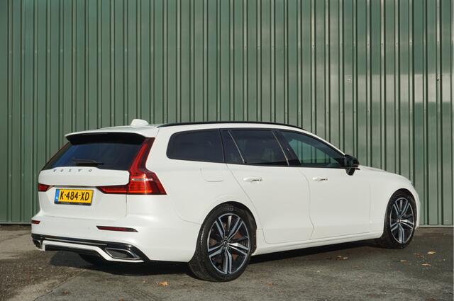 Volvo V60 2.0 B3 R-Design Automaat + Panoramadak/ 19inch/ LED/ Leer/ 360 camera/ Head-Up display/ Schitterend/ Garantie!