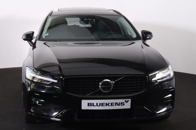 Volvo V60 B4 Plus Dark - Panorama/schuifdak - IntelliSafe Assist & Surround - 360º Camera - Harman/Kardon audio - Adaptieve LED koplampen - Verwarmde voorstoelen, stuur & achterbank - Parkeersensoren voor & achter - Elektr. bedienb. voorstoelen met geheugen - Draad