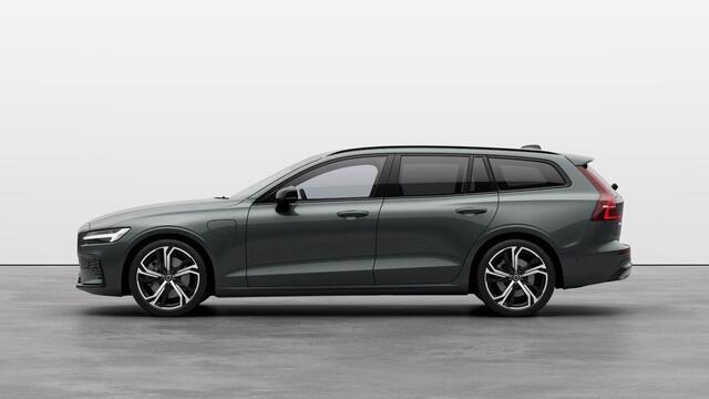 Volvo V60 2.0 T8 Plug-in hybrid AWD Plus Dark | Verwacht Dec. 2025 | Schuif/Kantel-Panoramadak | 360º Camera | Head-Up Display | Donker Getint Glas | 19" Lichtmetalen Wielen |